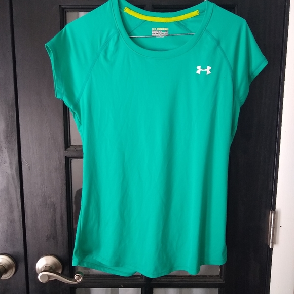 Under Armour Tops - 💚 4/$25 Under Armour Semi-Fitted Athletic Tee M